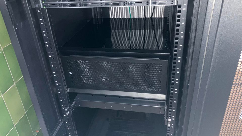 Instalación del Servidor de IA en el Rack